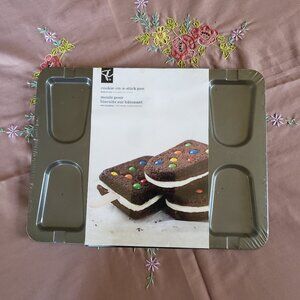 Cookie-on-a-stick baking sheet    Cookie pan